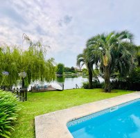 Sale of Castores Nordelta house, 353 m2, central lake