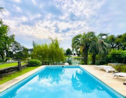 Sale of Castores Nordelta house, 353 m2, central lake