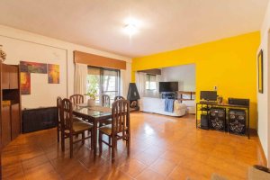 Venta Casa 5 Ambientes +Cochera 3 Autos V.martelli