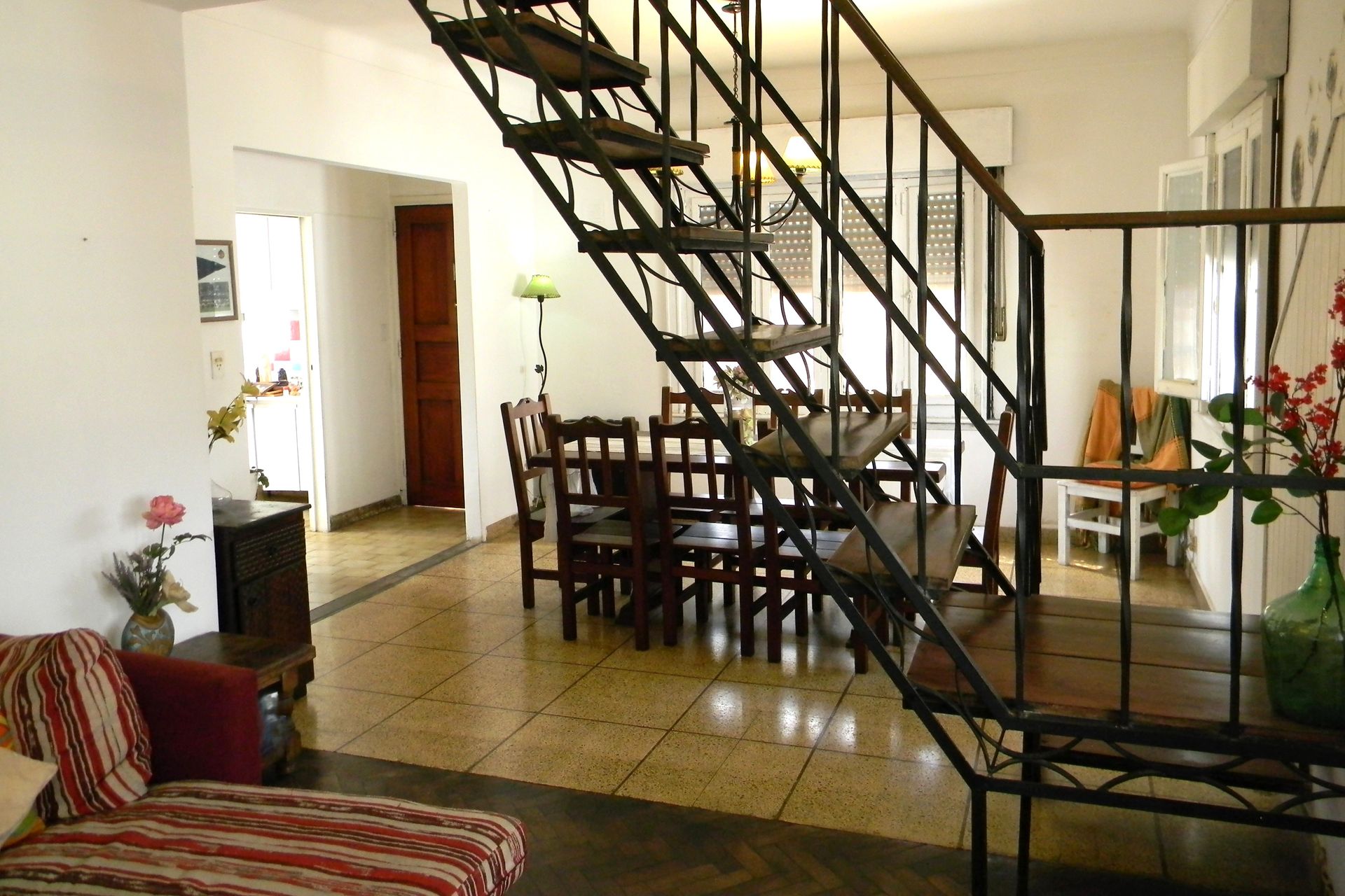 Excellent PH with option to split into two.