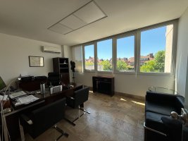 Venta Oficina Comercial 95m² Boulogne, San Isidro