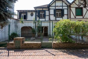 Venta Casa 7 amb con dependencia, pileta, Florida