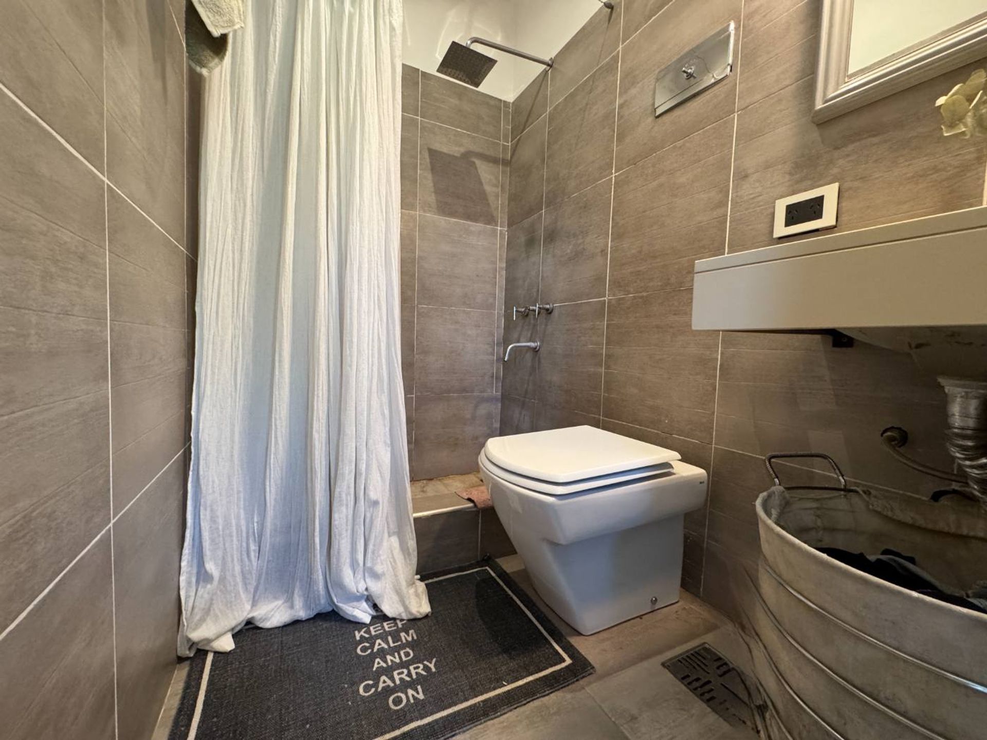 Venta Casa 5 Amb - Pileta Barrio Barbaritas Hidrom