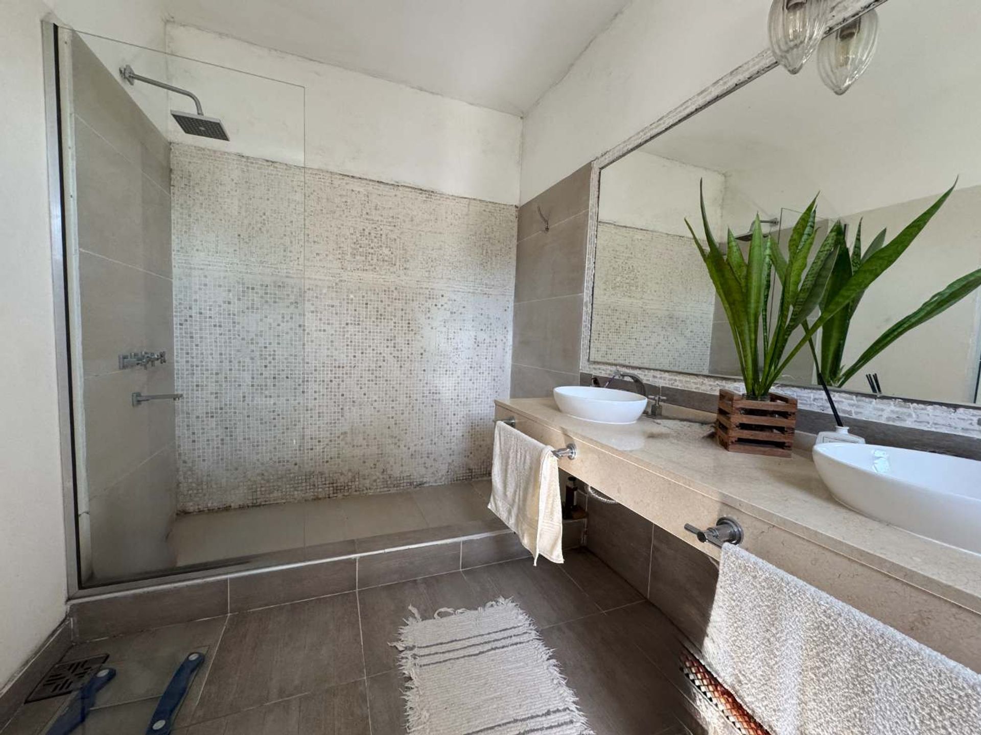 Venta Casa 5 Amb - Pileta Barrio Barbaritas Hidrom