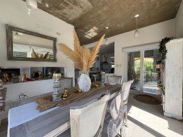 House for Sale – 5 rooms, pool, Barbaritas Hidrom neighborhood