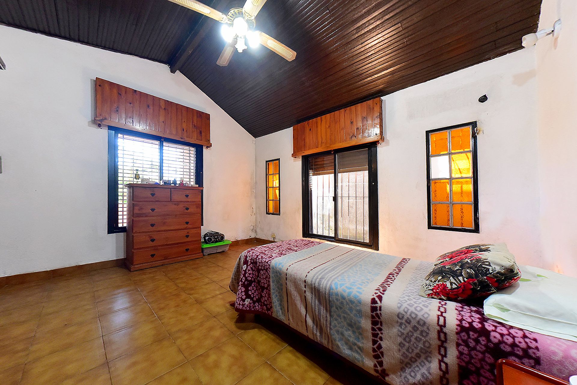 Venta casa con GRAN LOTE 905m2 multifamiliar