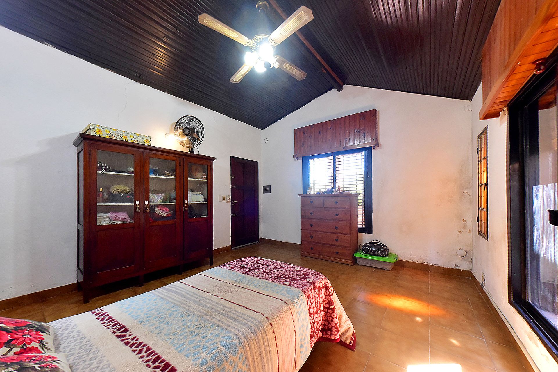 Venta casa con GRAN LOTE 905m2 multifamiliar
