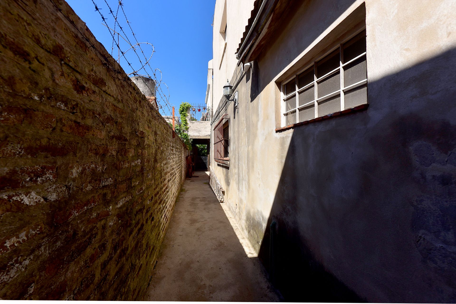 Venta casa con GRAN LOTE 905m2 multifamiliar