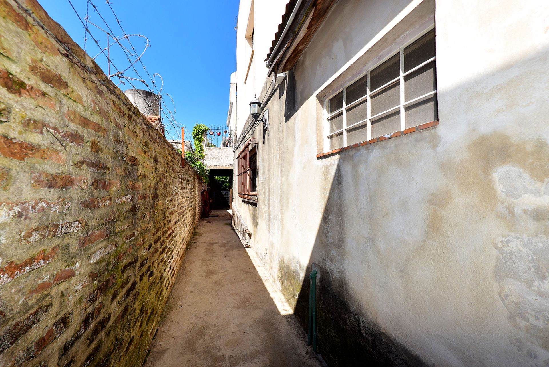 Venta casa con GRAN LOTE 905m2 multifamiliar