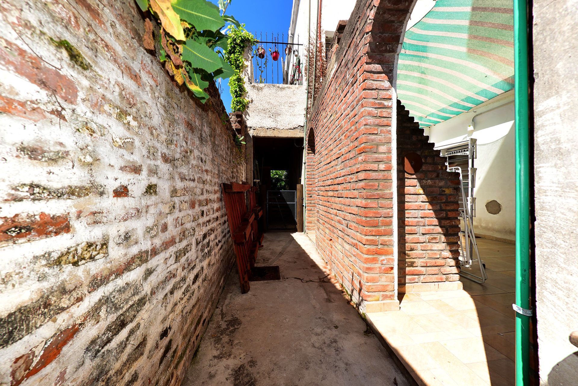 Venta casa con GRAN LOTE 905m2 multifamiliar