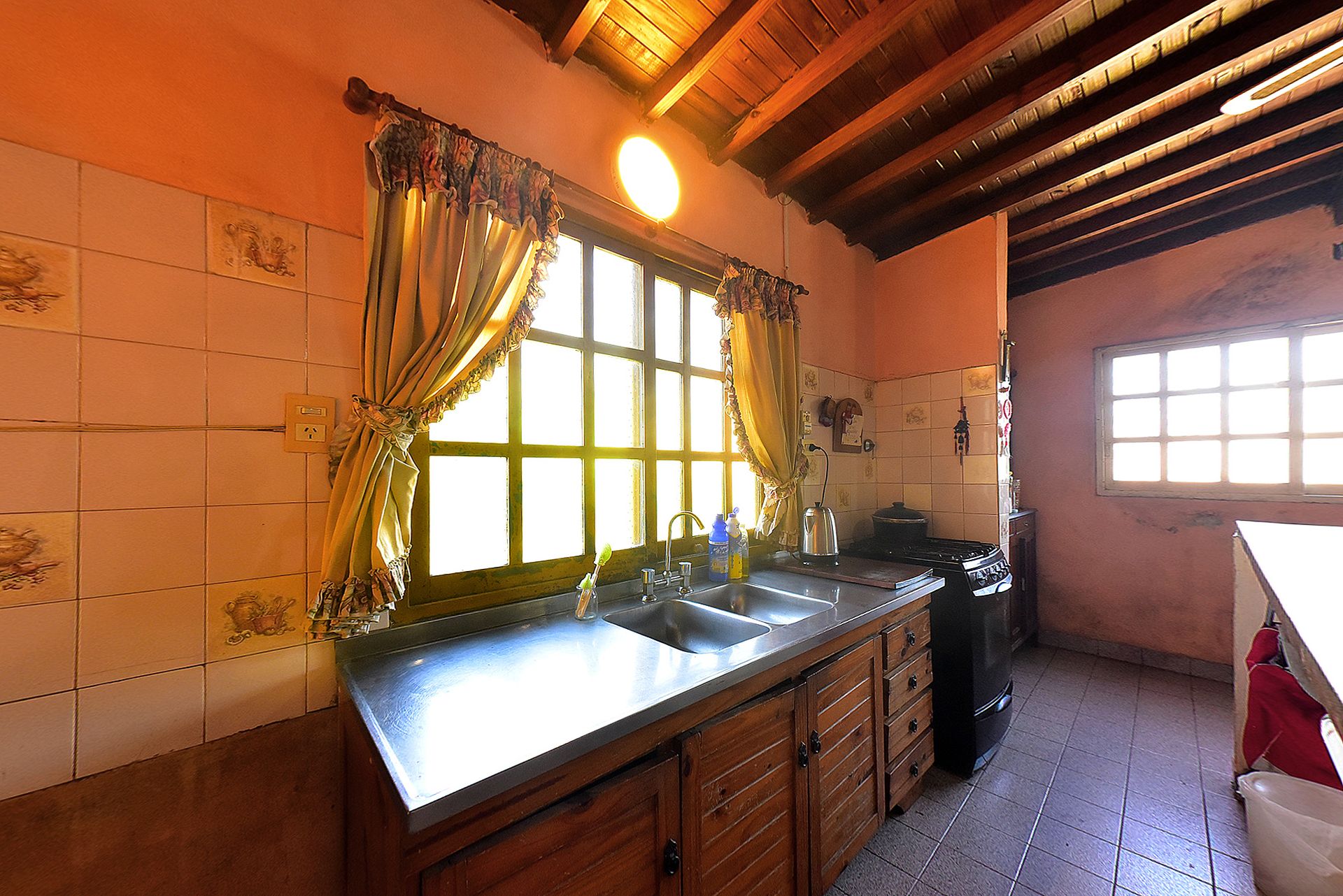 Venta casa con GRAN LOTE 905m2 multifamiliar