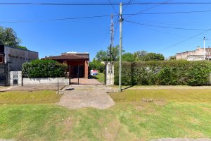 Venta casa con GRAN LOTE 905m2 multifamiliar