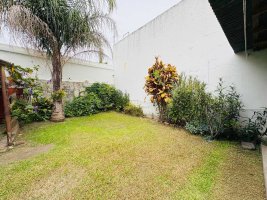 Casa En Venta 3 Amb Cochera Jardin Apto Credito