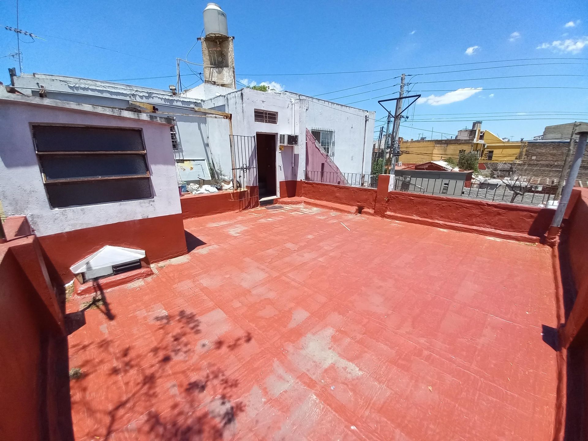 PH a refaccionar 4 + local apto permuta Virreyes