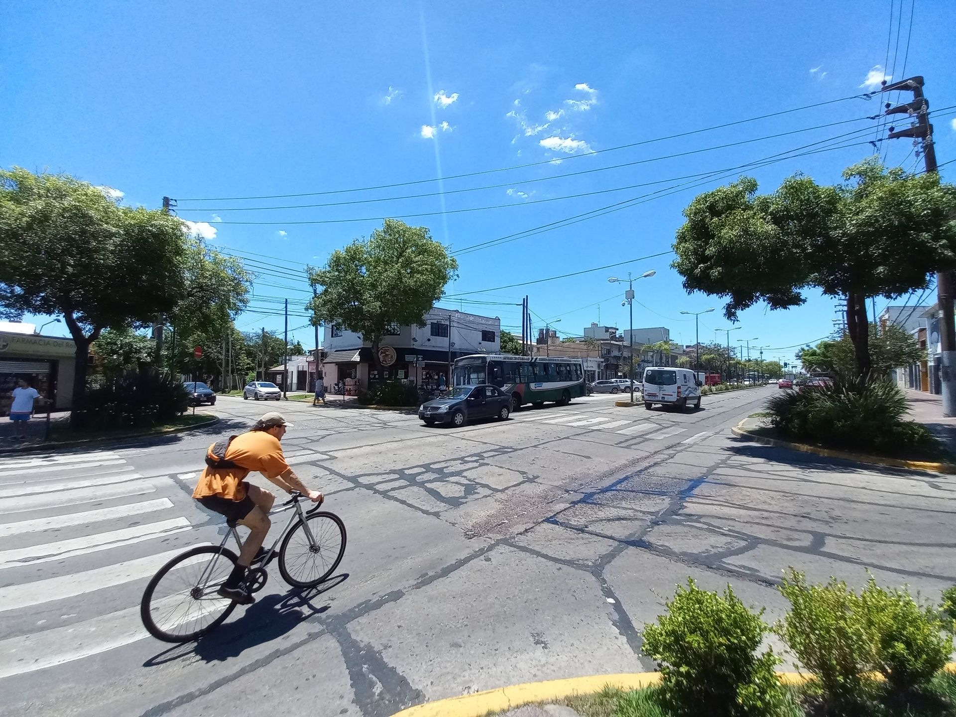 PH a refaccionar 4 + local apto permuta Virreyes