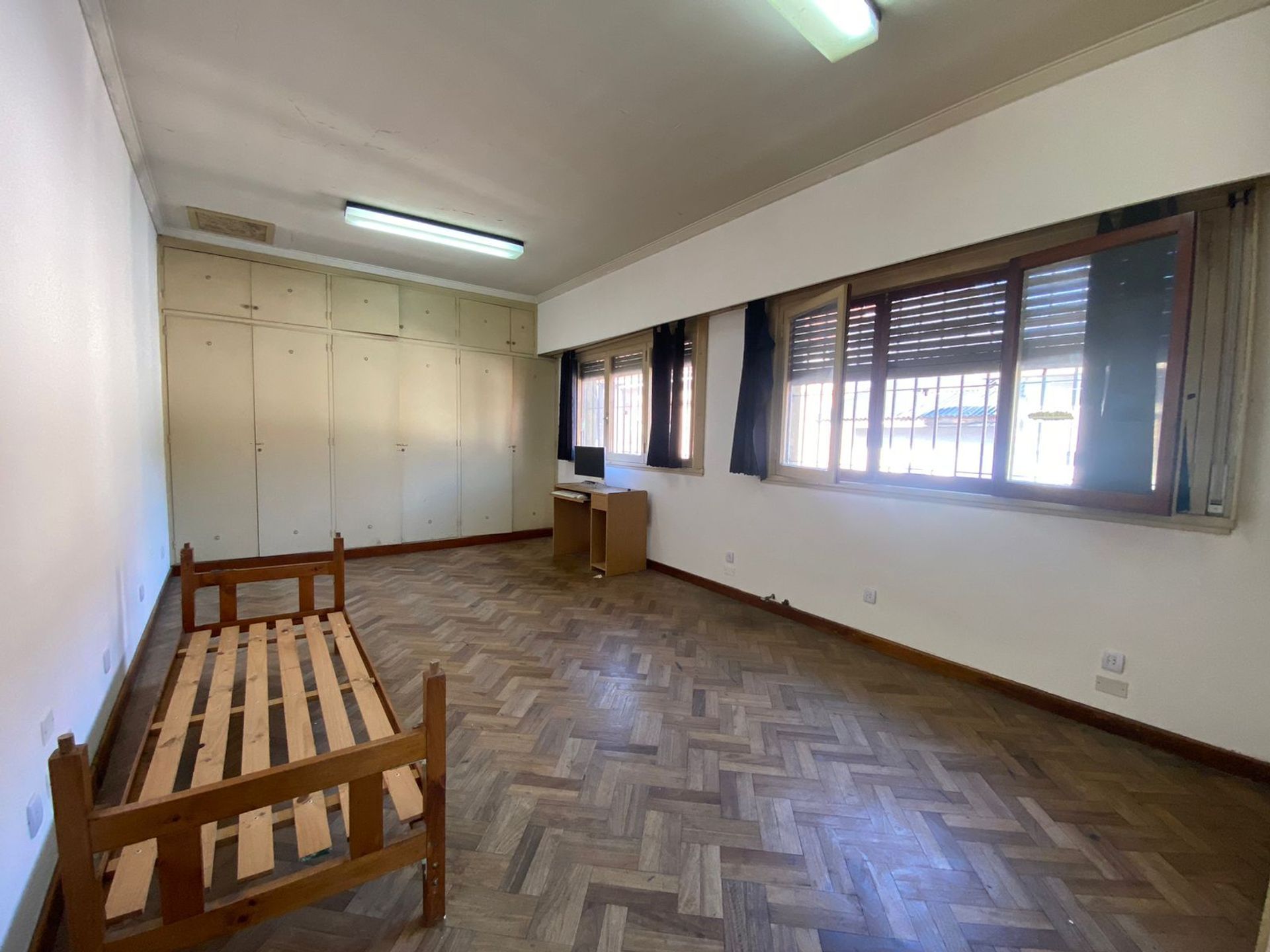 Venta Casa 5 Ambientes Con Cochera Martinez