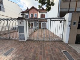 Triplex 3-room Rental with Playroom – Munro