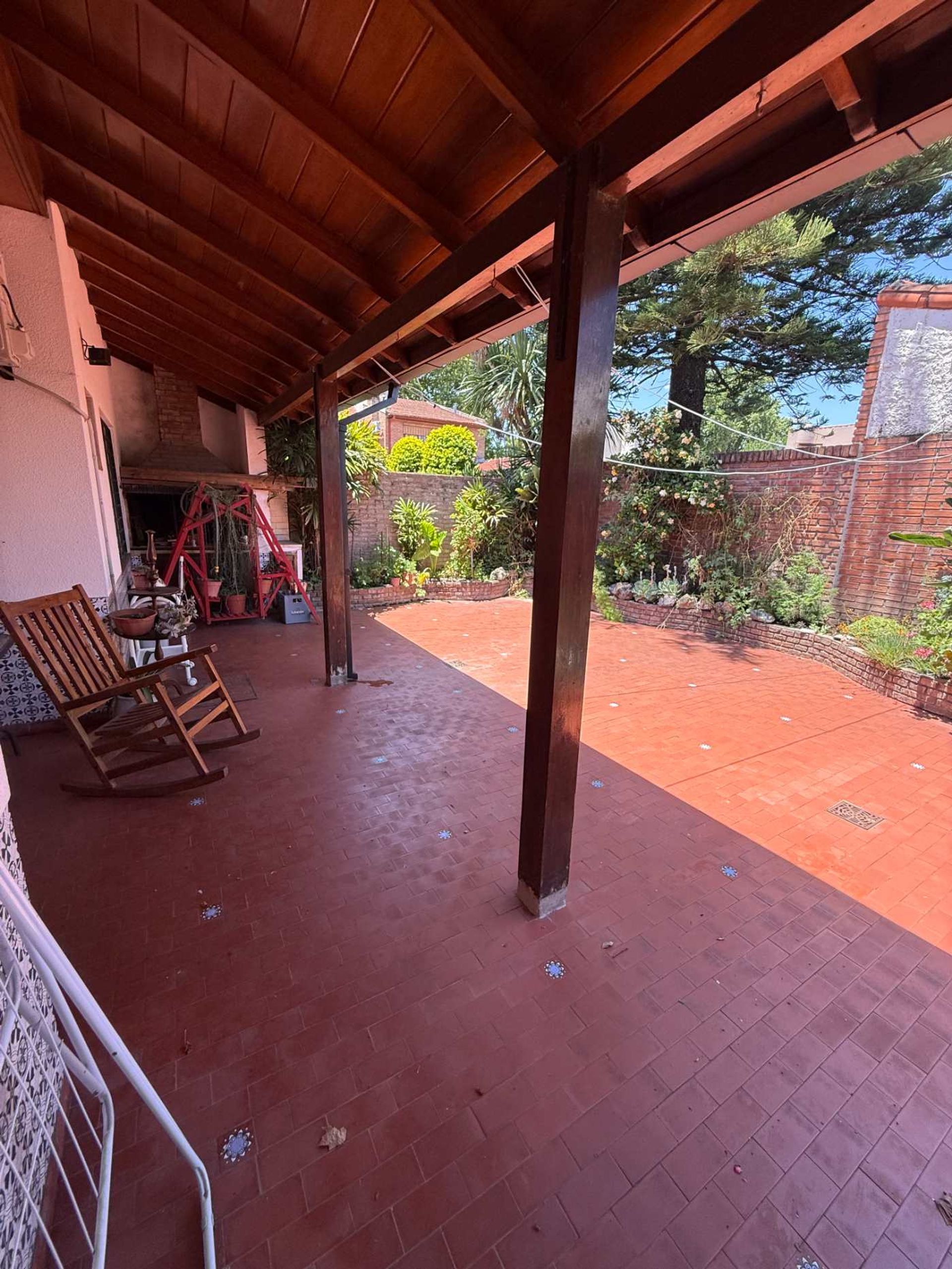 Casa En Olivos De 4 Amb Venta C/Garag+Ojo De Agua