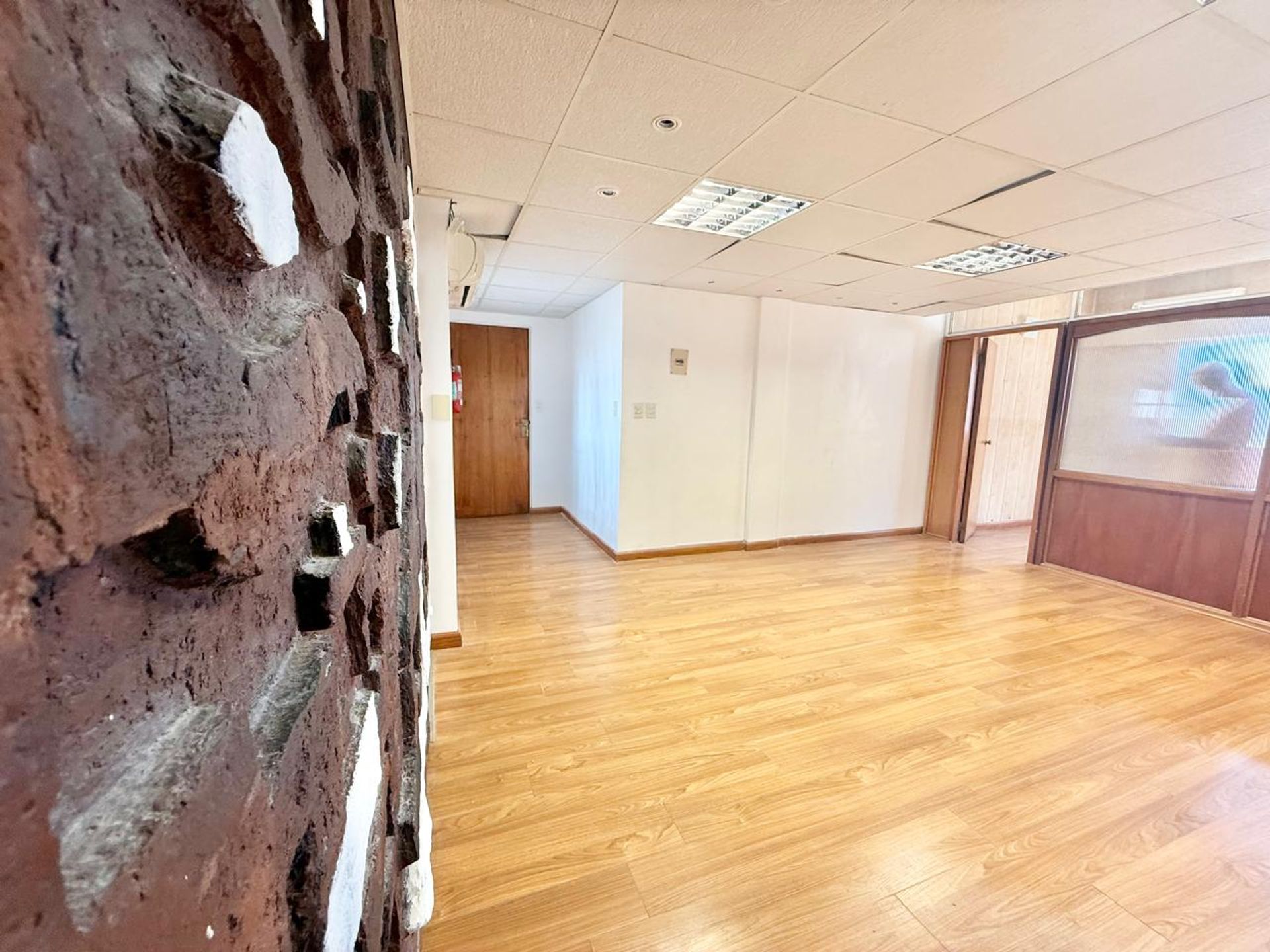 Oficina venta Vicente Lopez Luminosa