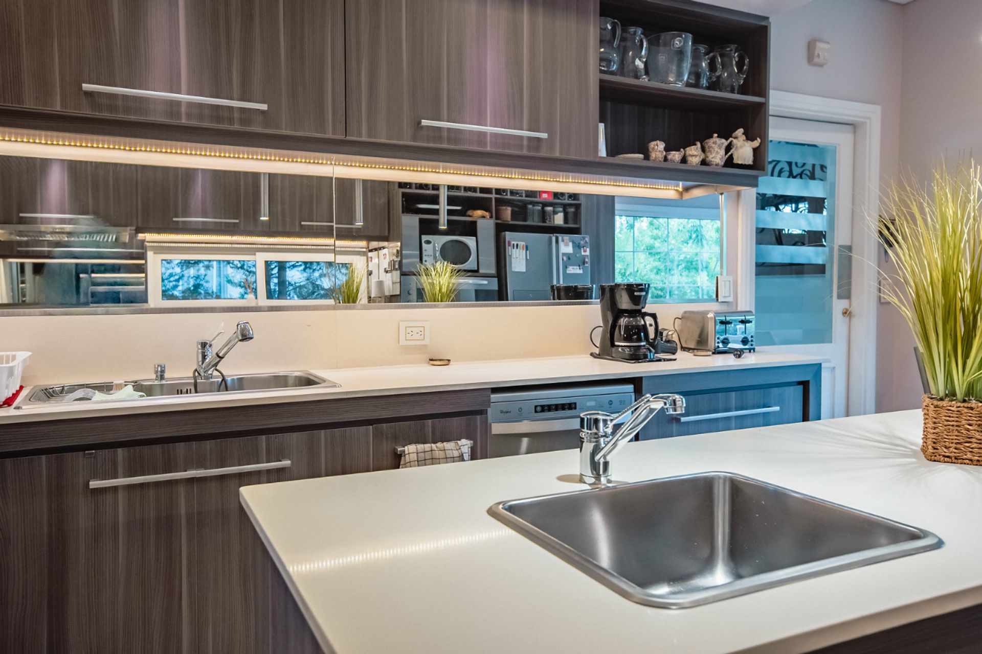 Residencia Premium Frente al Río – El Yacht