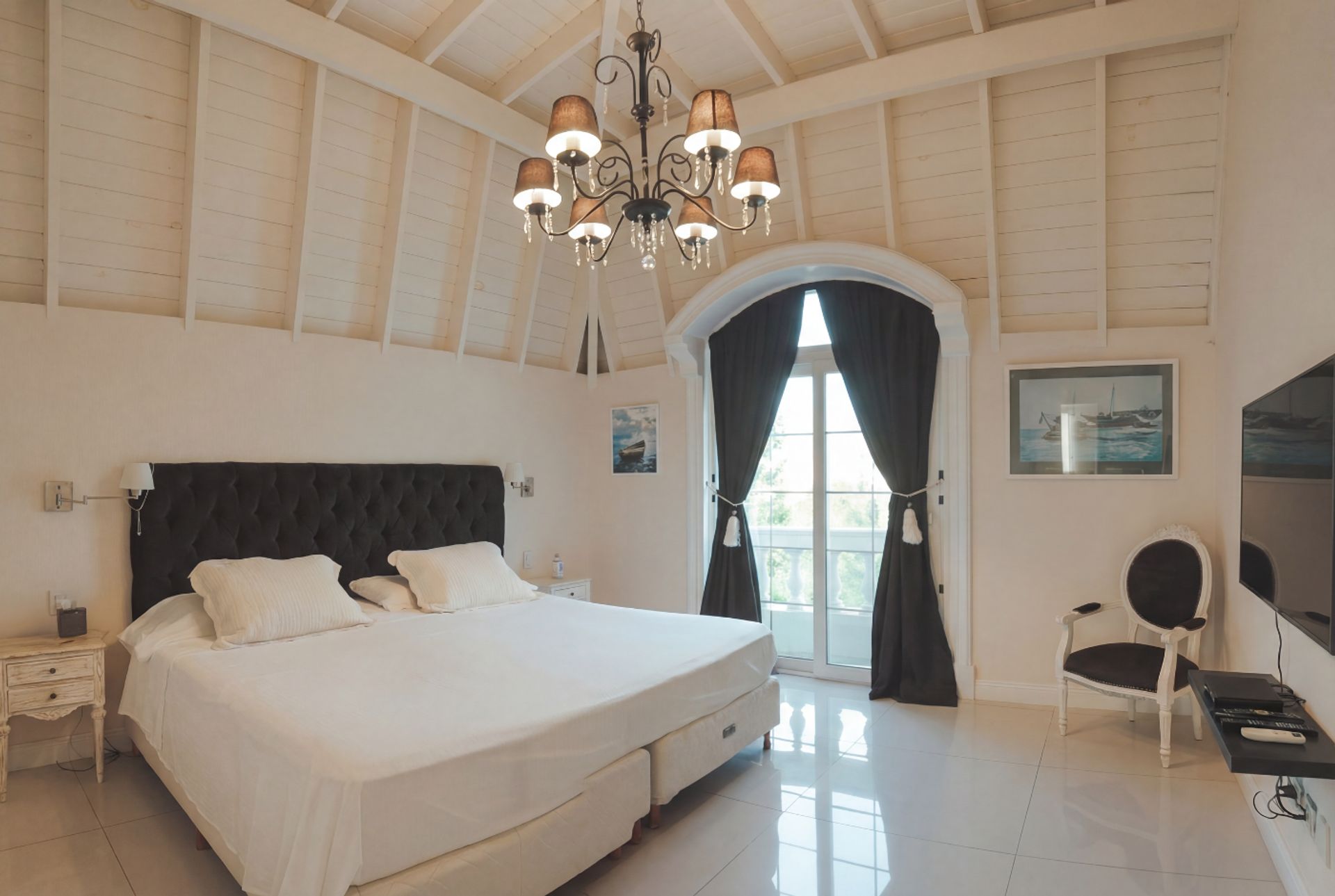 Residencia Premium Frente al Río – El Yacht