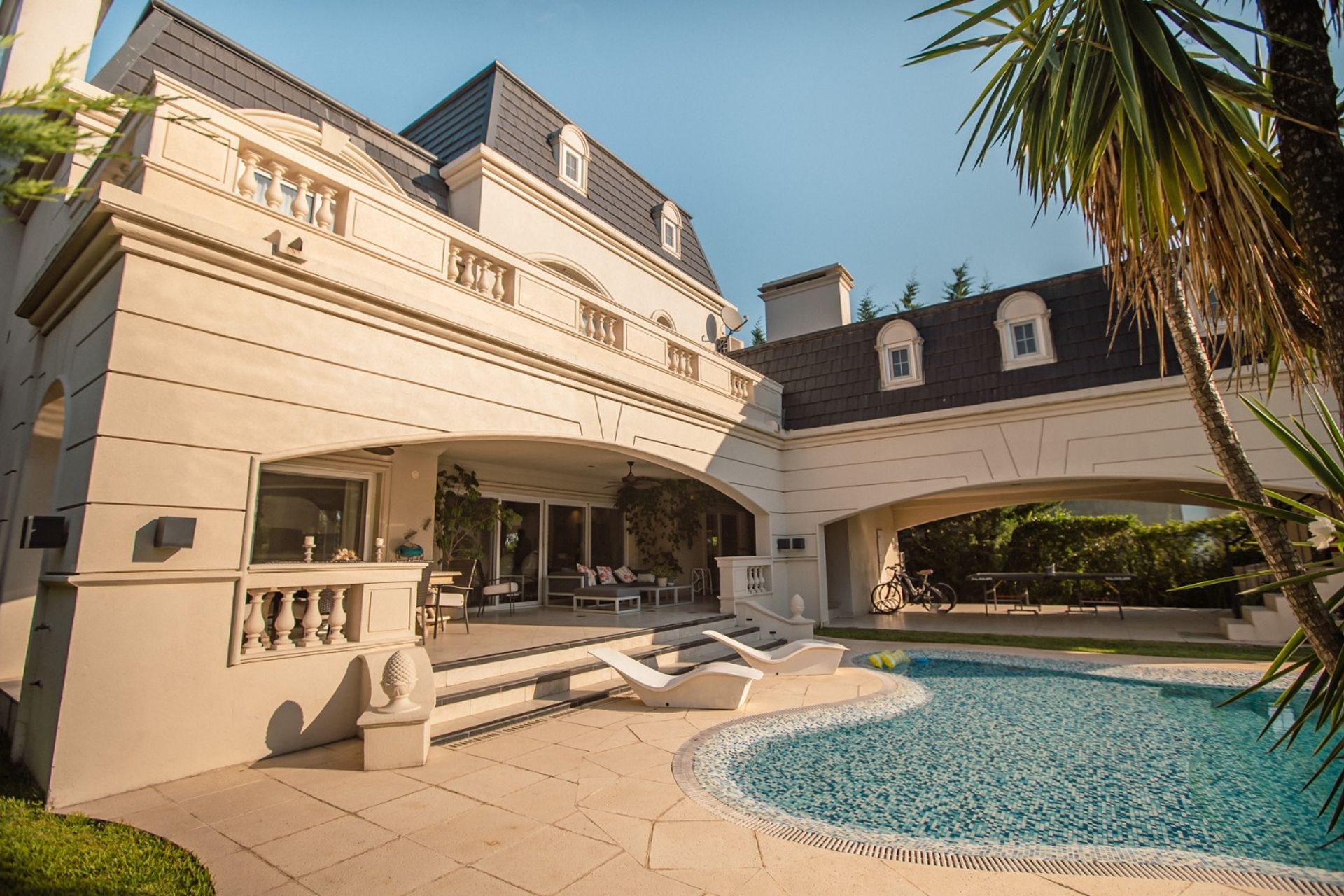 Residencia Premium Frente al Río – El Yacht