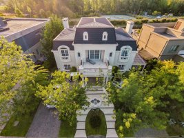 Premium Residence Facing the River – El Yacht