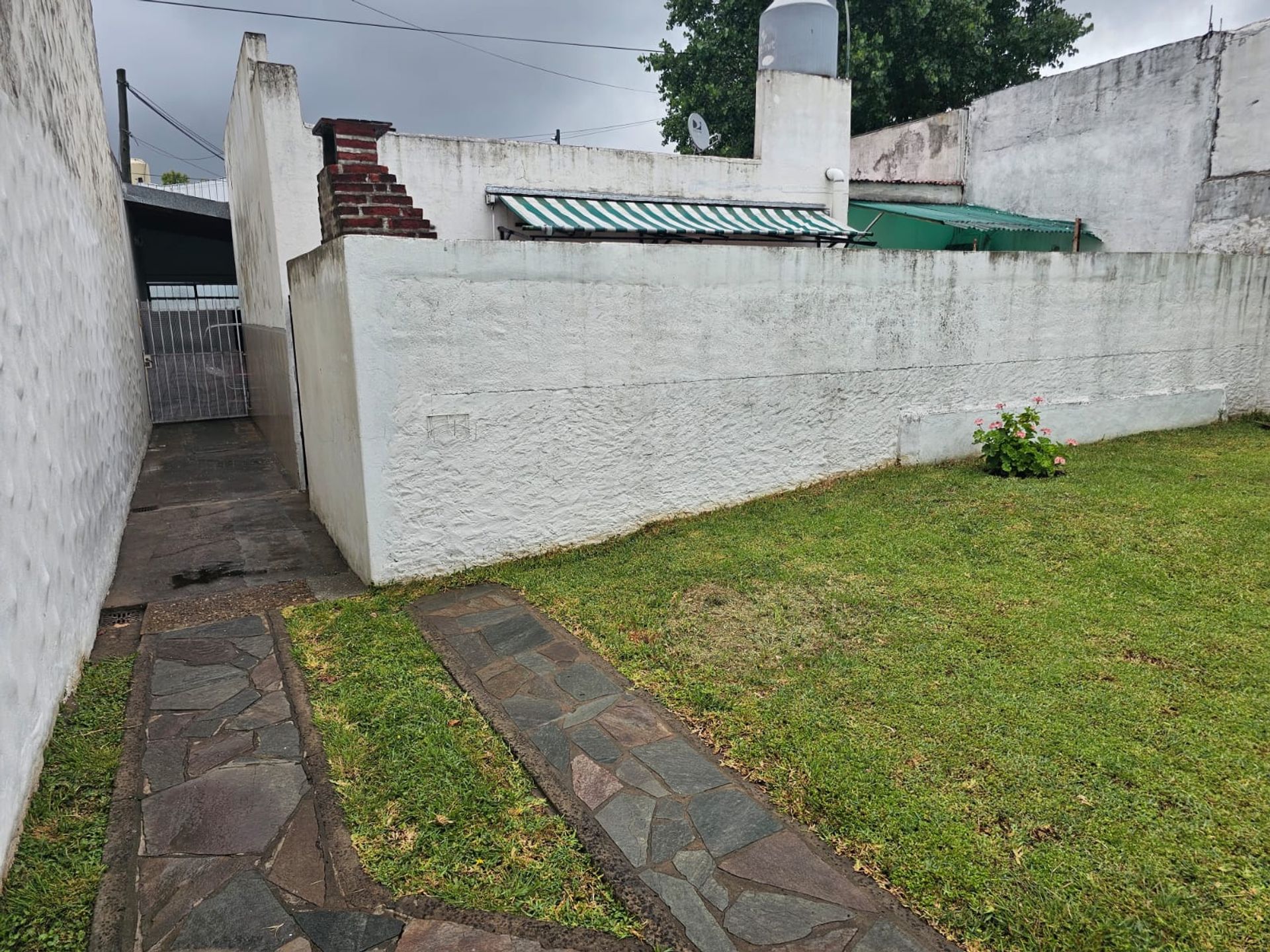 Casa Multifamiliar-2 Casas Lote 400 M2 Martinez