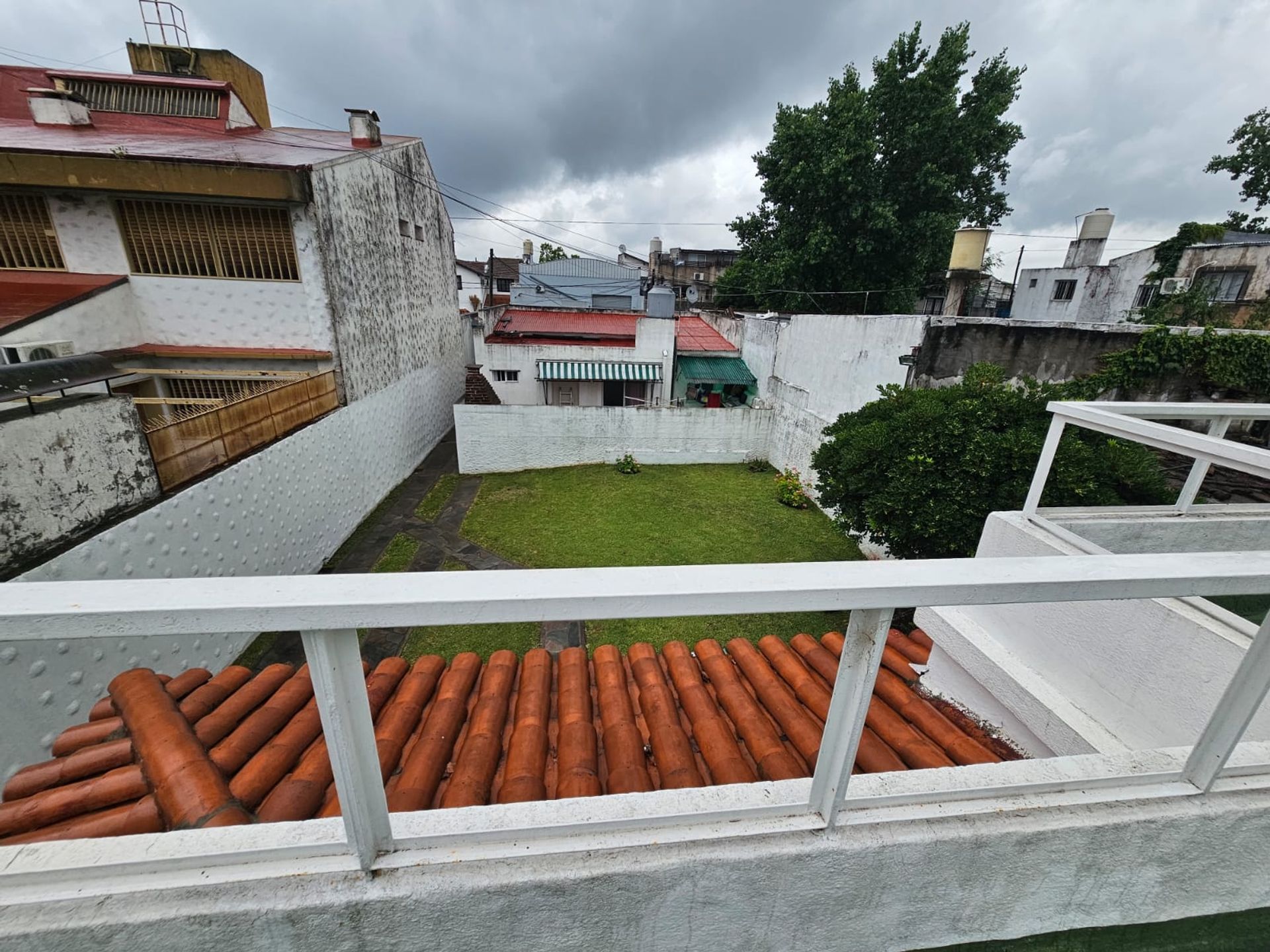 Casa Multifamiliar-2 Casas Lote 400 M2 Martinez
