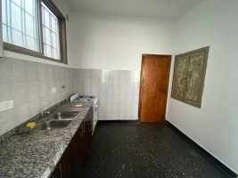 Rental: Ph at rear, 3 rooms, Villa Martelli