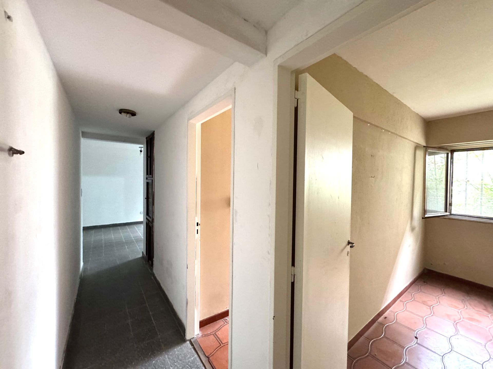 Venta 3 Ambientes Planta Baja C/Jardin Y Cochera