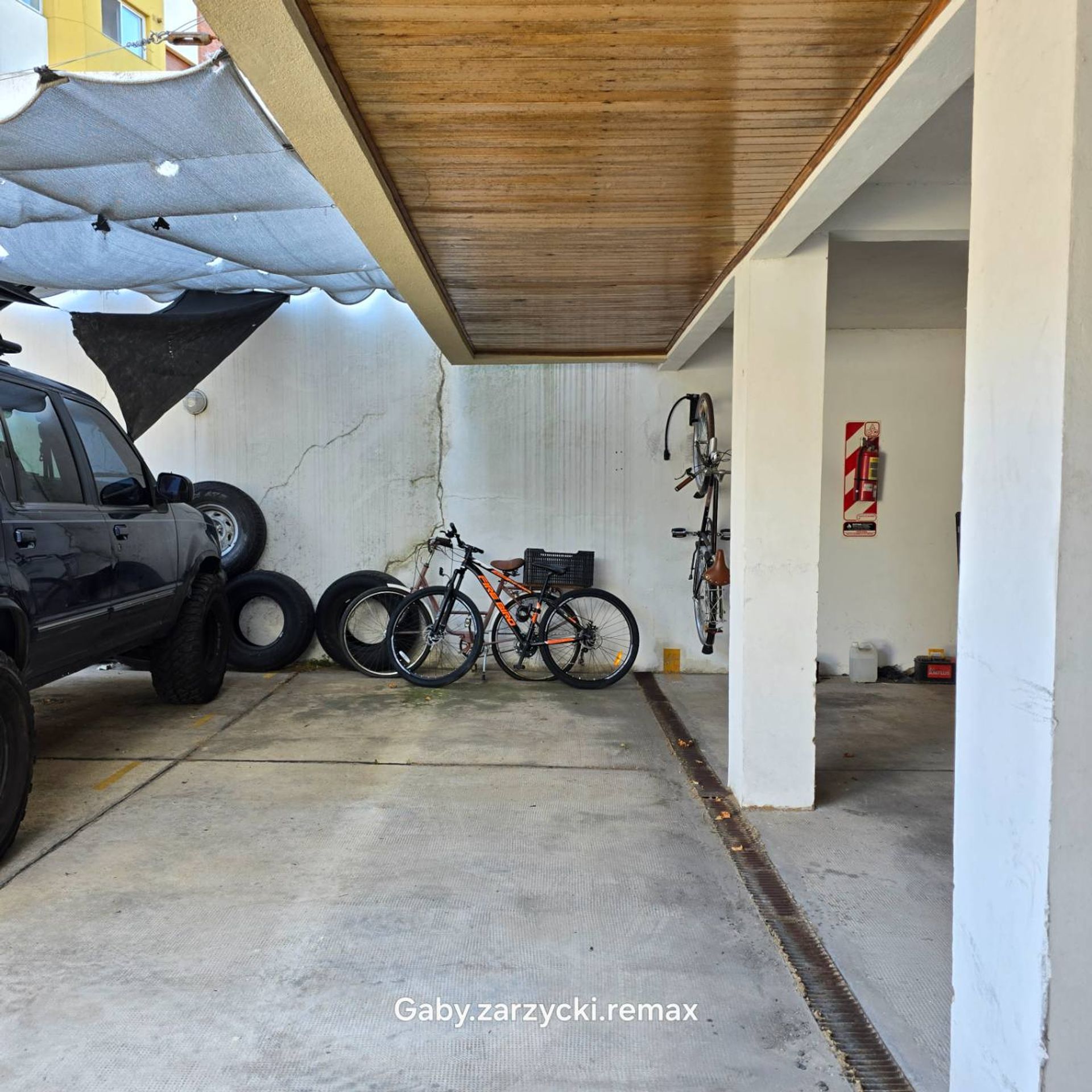 Moderno Dpto Duplex en Victoria: Amplitud y diseño