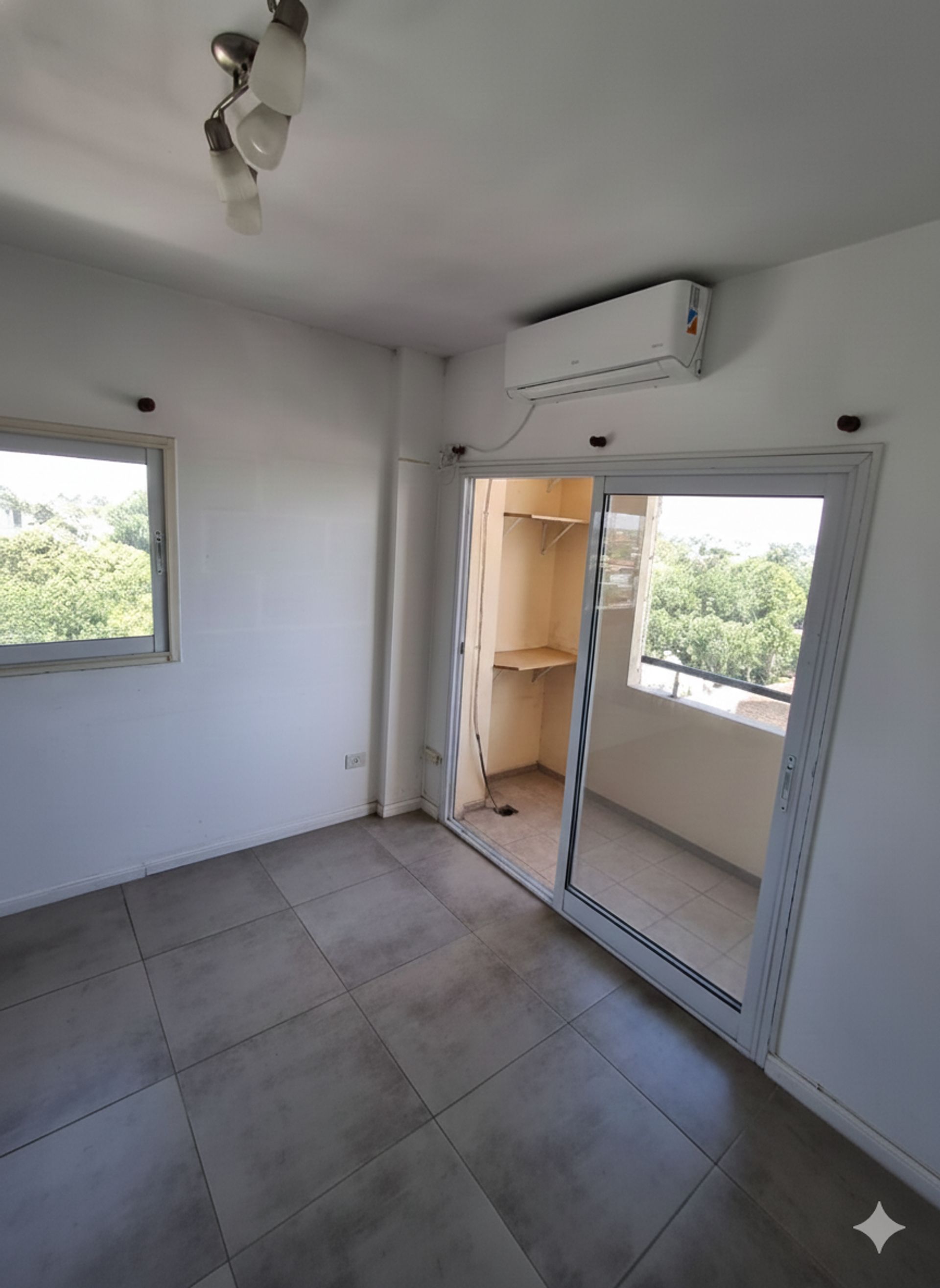 Depto en venta 2 amb. con escritorio Tigre (Cazon)