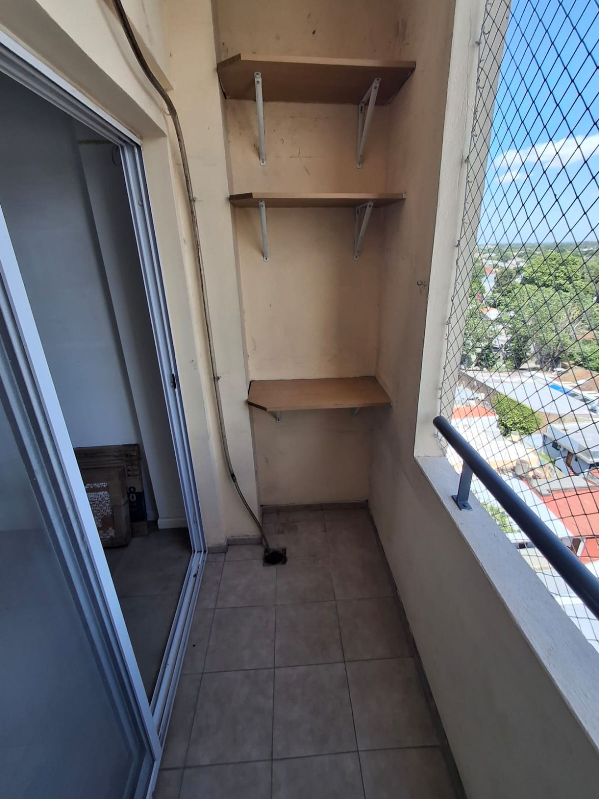 Depto en venta 2 amb. con escritorio Tigre (Cazon)