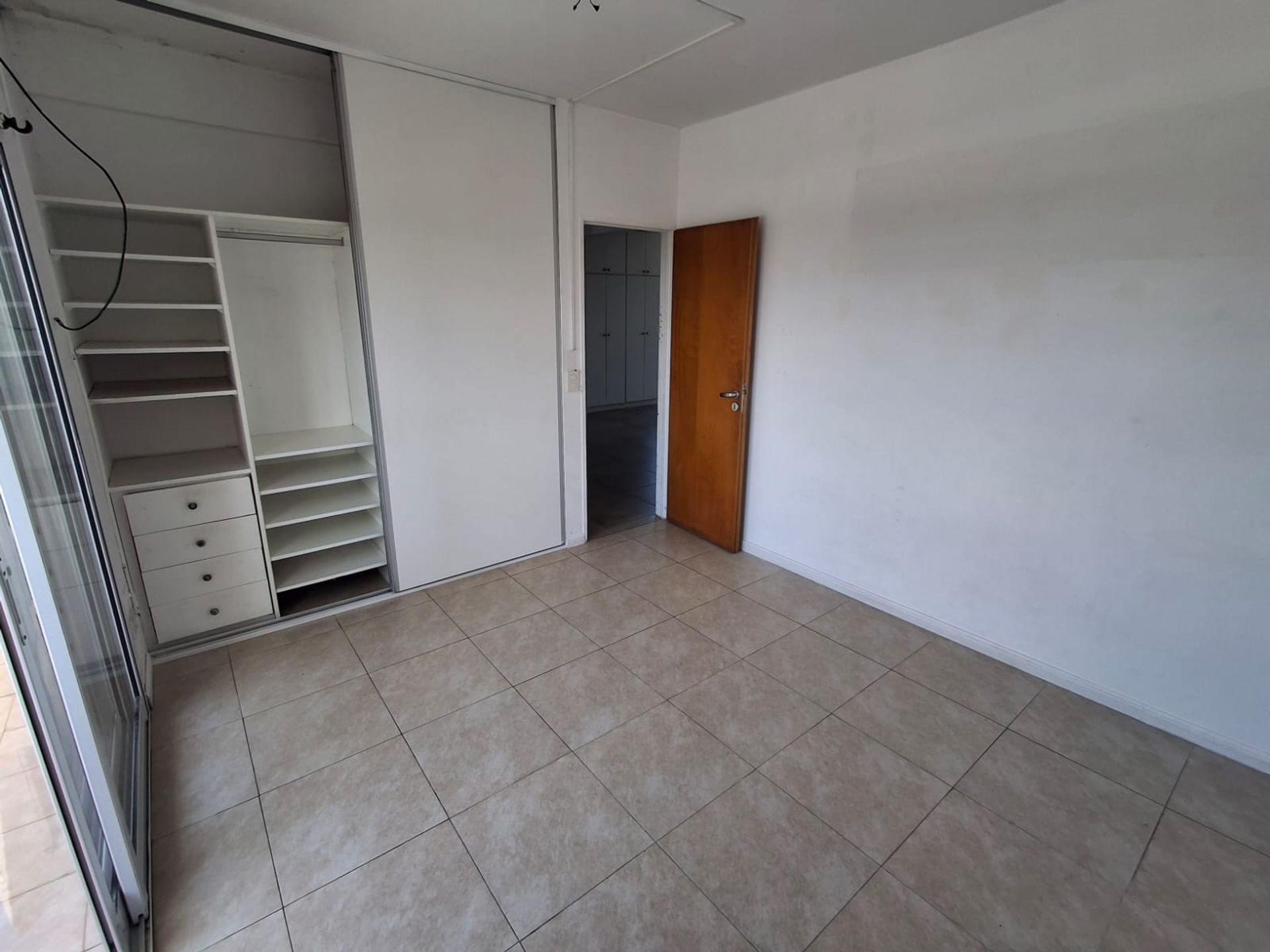 Depto en venta 2 amb. con escritorio Tigre (Cazon)
