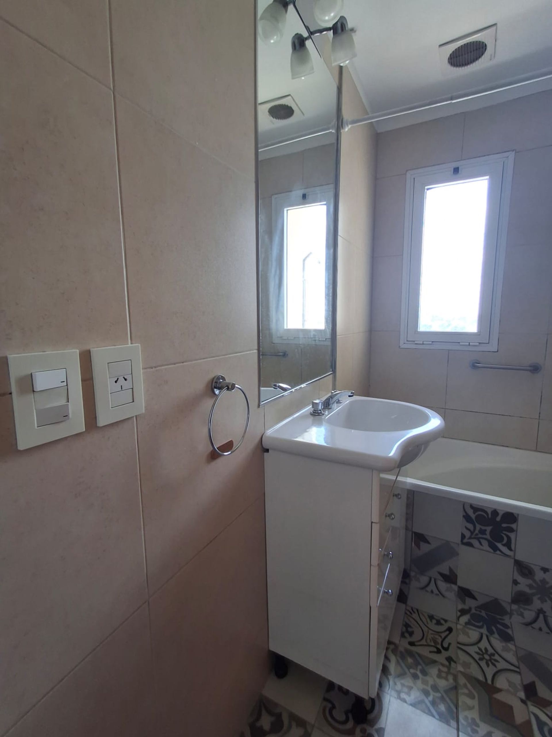 Depto en venta 2 amb. con escritorio Tigre (Cazon)