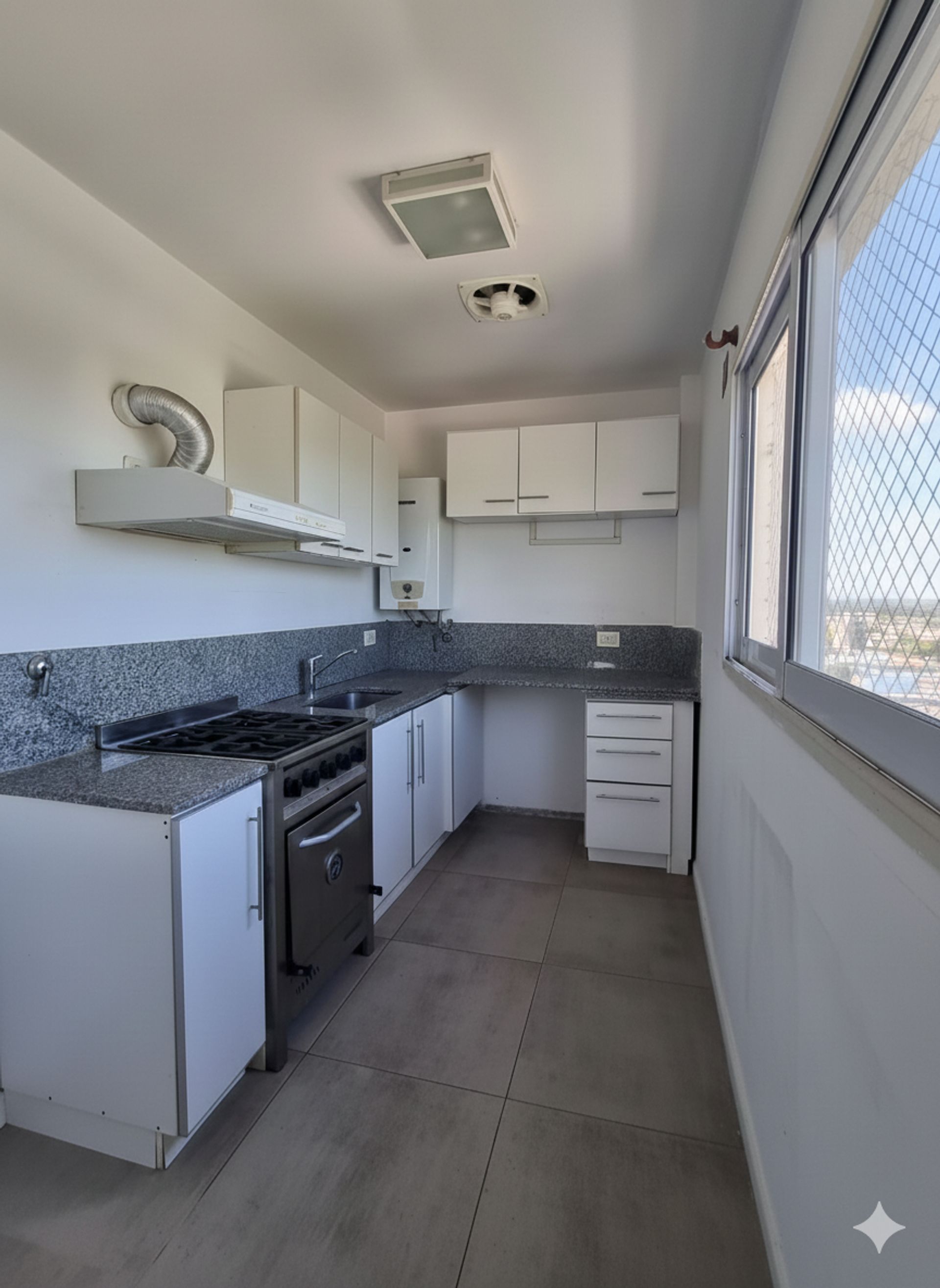 Depto en venta 2 amb. con escritorio Tigre (Cazon)