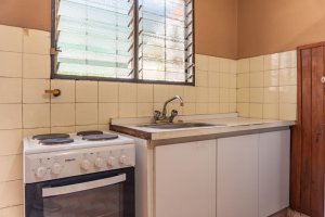 Venta Triplex con jardin y cochera en Olivos