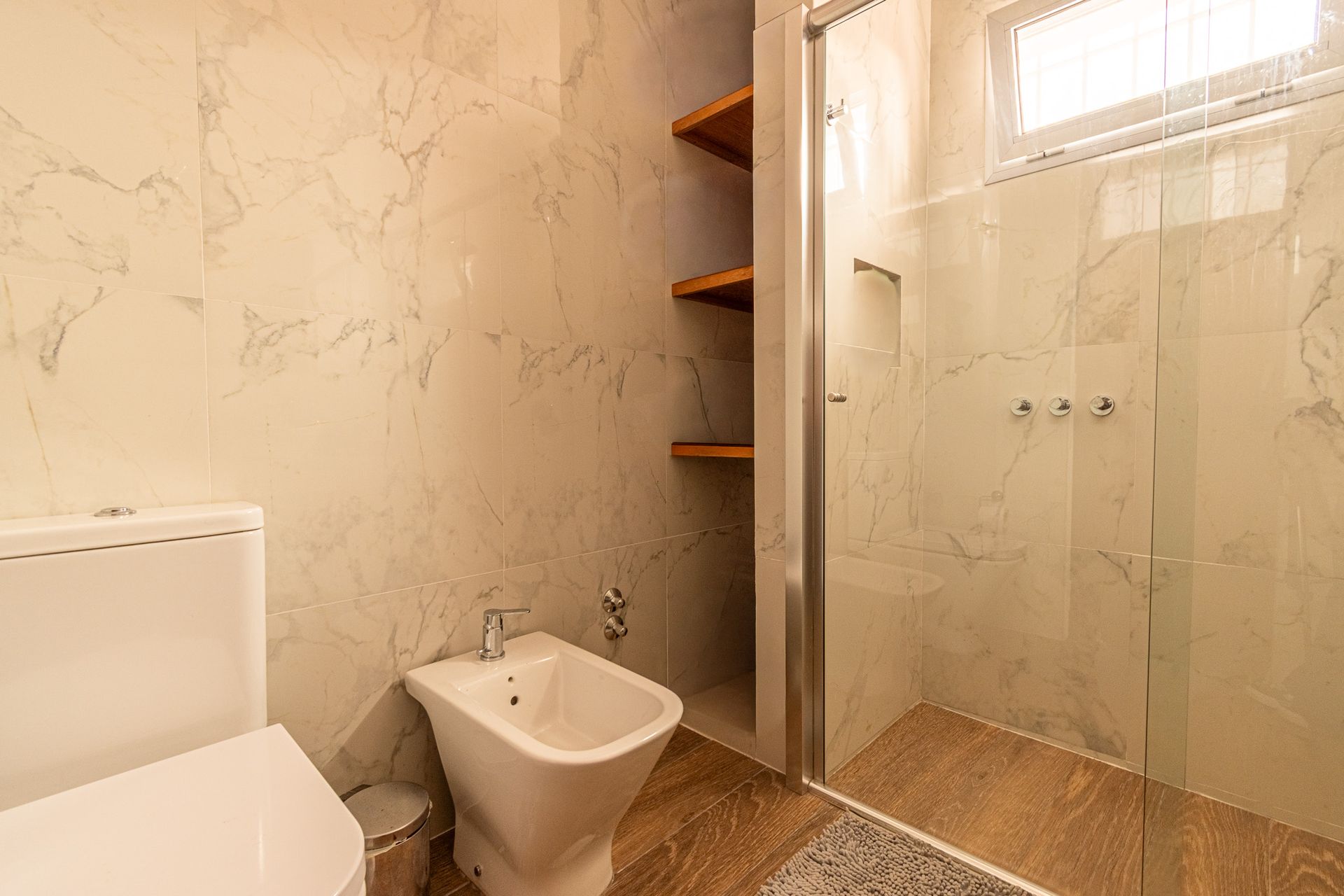 Venta Casa 4 Amb con Jardin y Quincho en Martinez