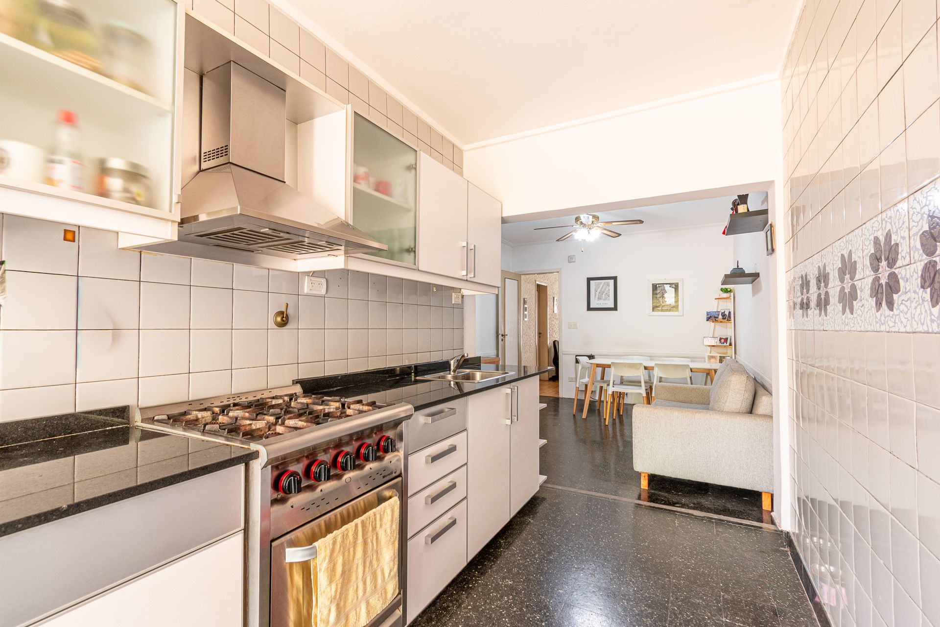 Venta Casa 4 Amb con Jardin y Quincho en Martinez