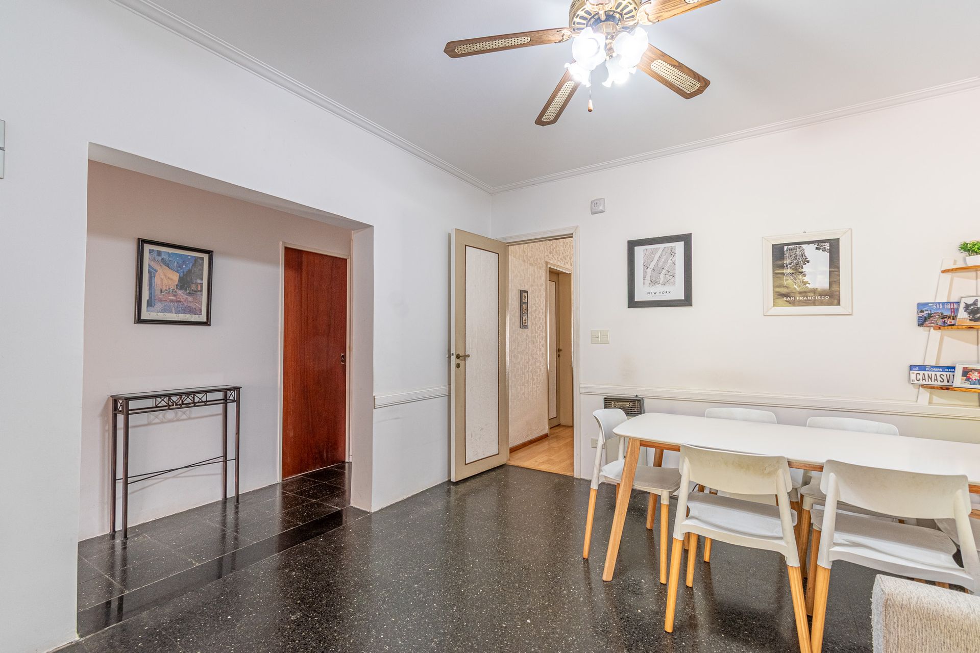 Venta Casa 4 Amb con Jardin y Quincho en Martinez
