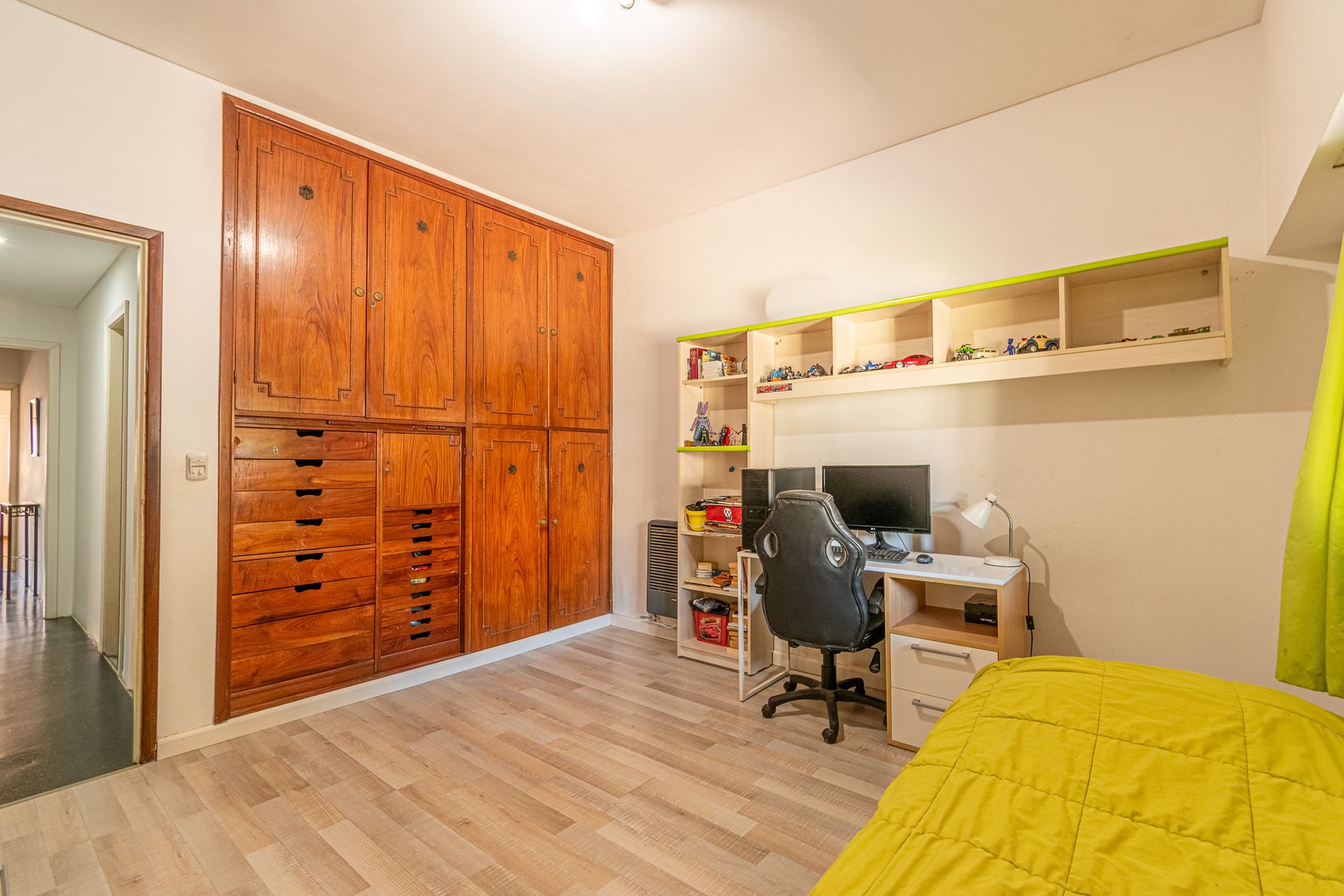Venta Casa 4 Amb con Jardin y Quincho en Martinez