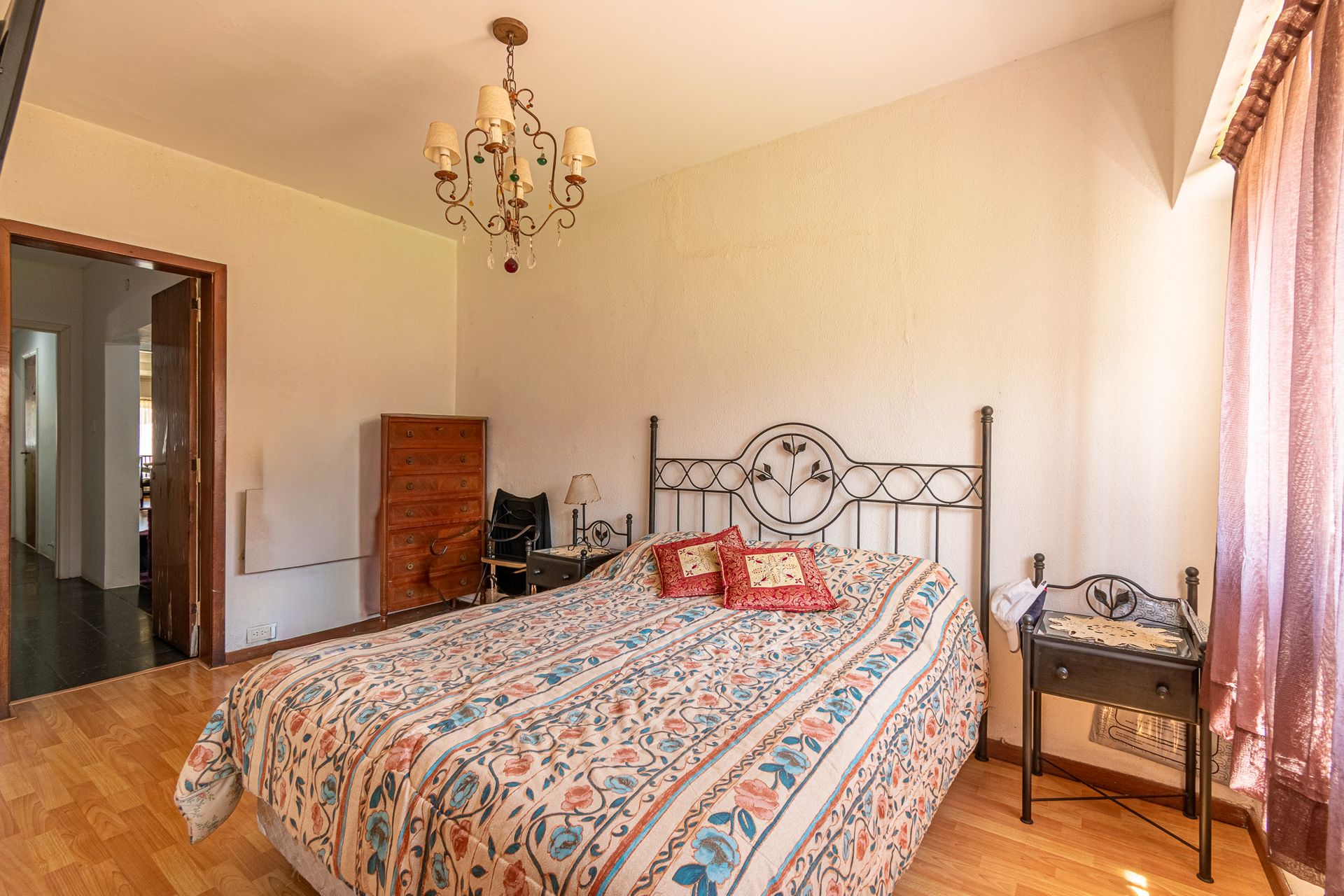 Venta Casa 4 Amb con Jardin y Quincho en Martinez
