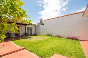 Venta Casa 4 Amb con Jardin y Quincho en Martinez