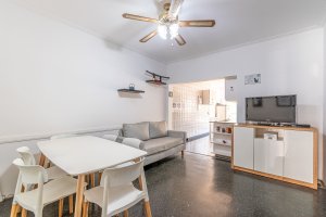 Venta Casa 4 Amb con Jardin y Quincho en Martinez