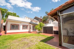 Venta Casa 4 Amb con Jardin y Quincho en Martinez