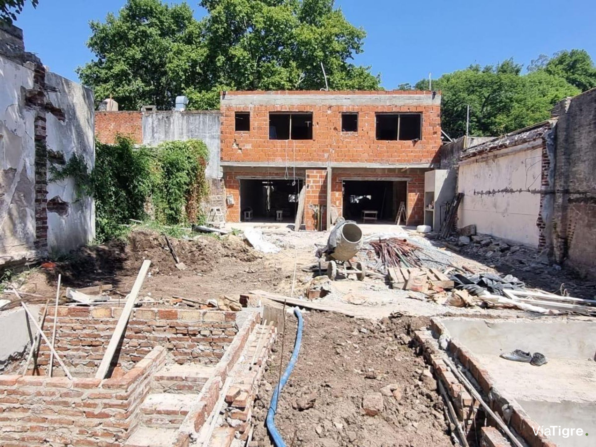Venta Punta Chica, Duplex Con Jardín Y Pileta