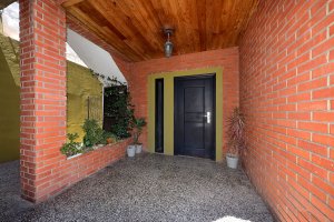 Refurbished 4-Room House for Sale in Virreyes