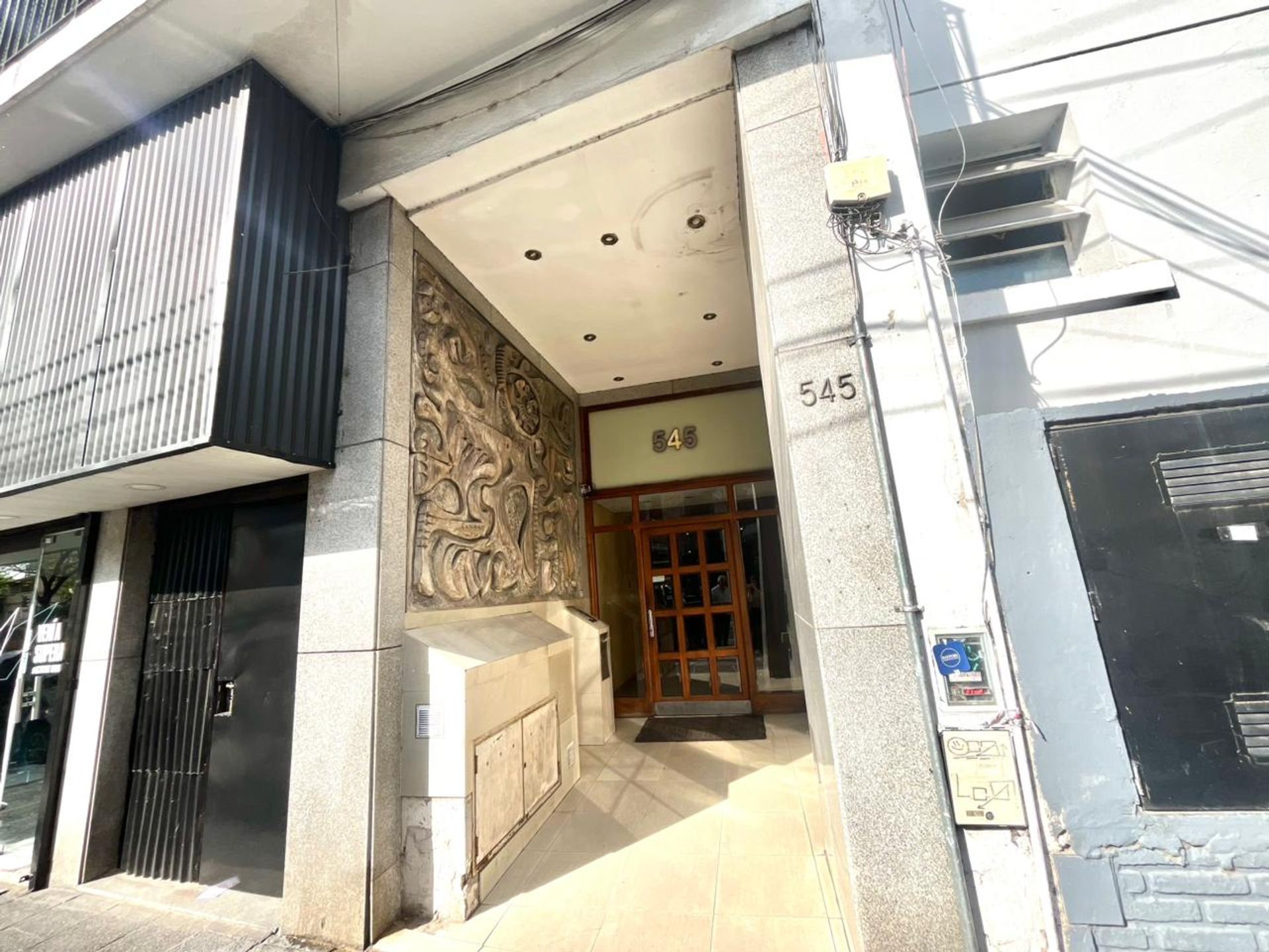 Venta Tres Ambientes Con Balcon Corrido Al Frente
