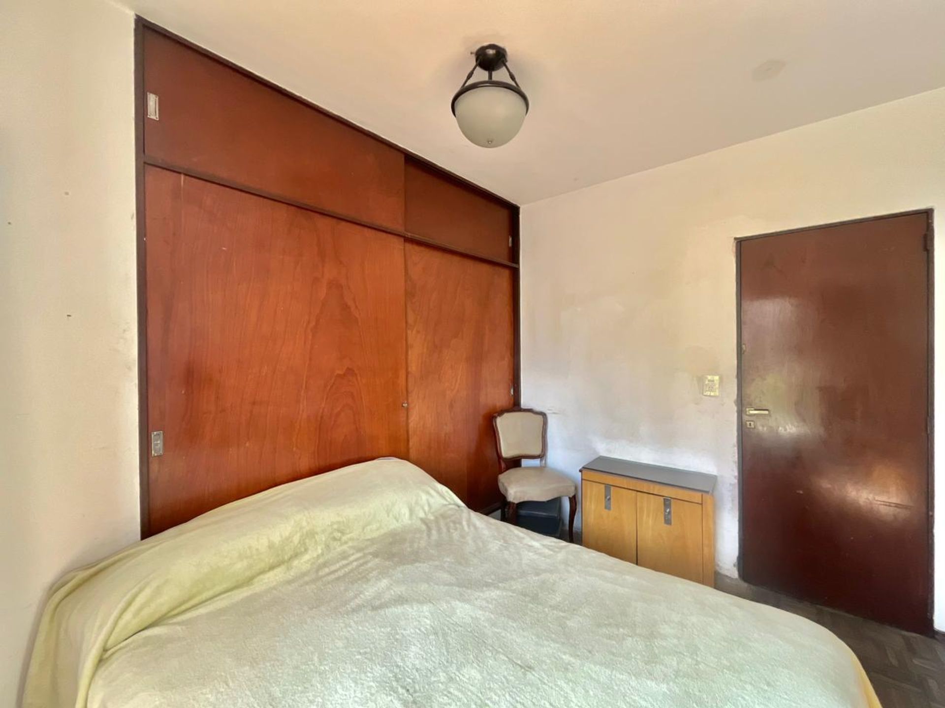 Venta Tres Ambientes Con Balcon Corrido Al Frente